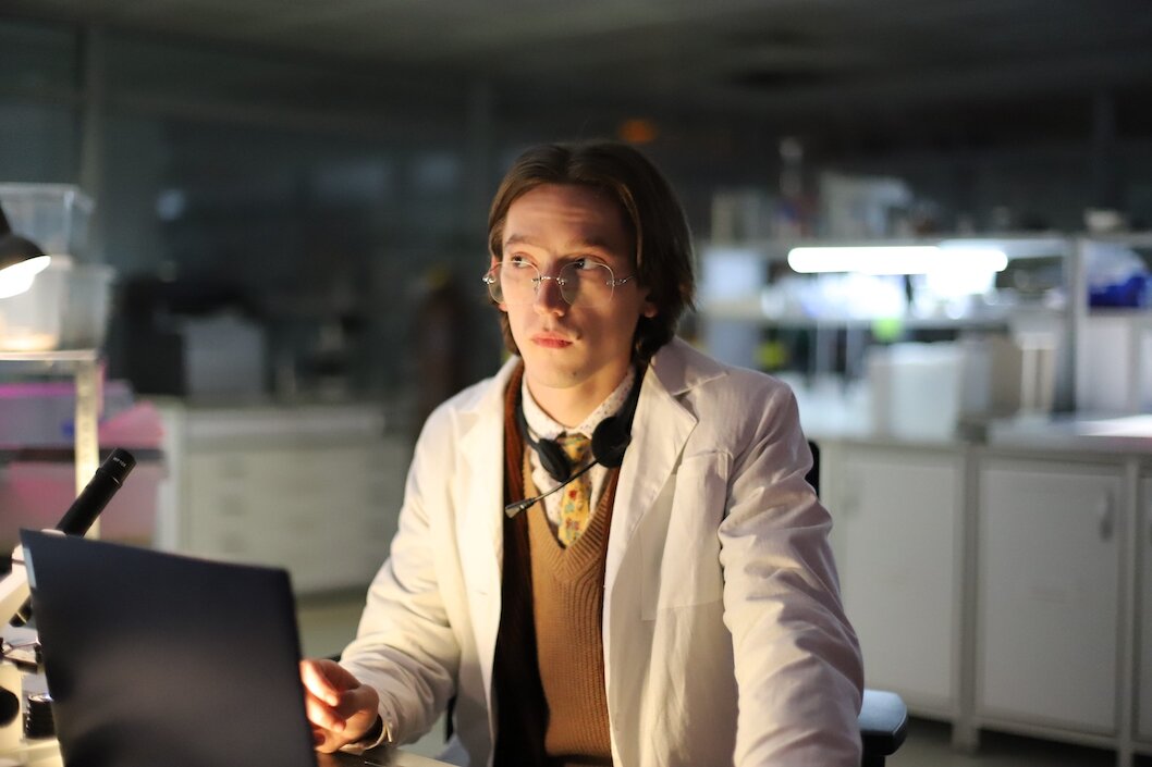 Premier📷Кадр из сериала «Ректор»