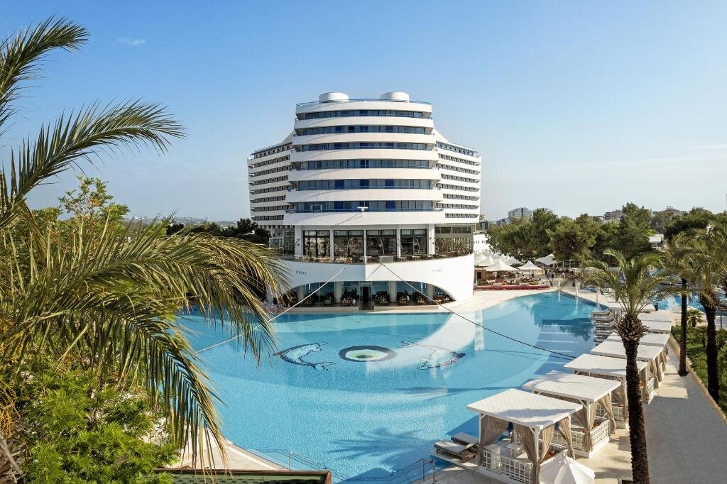 Titanic Beach Lara Resort