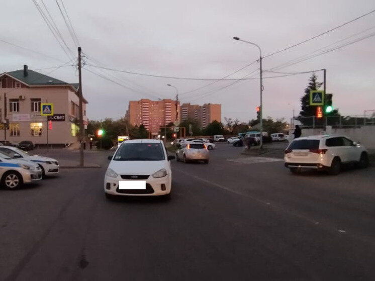 Был совершен наезд на автомобиль. Был совершен наезд на автомобиль