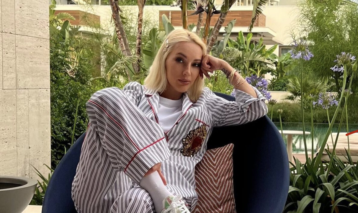   📷
