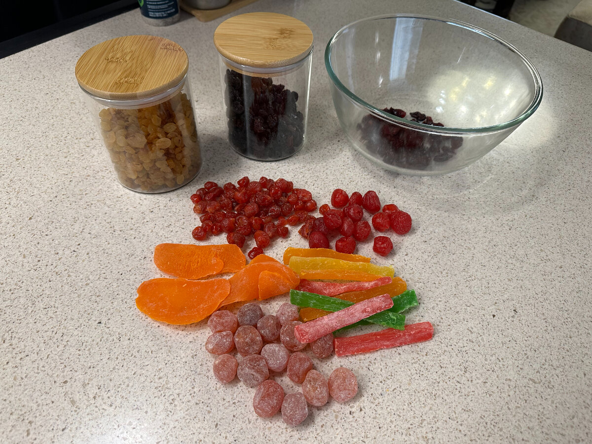 Цукаты и изюм