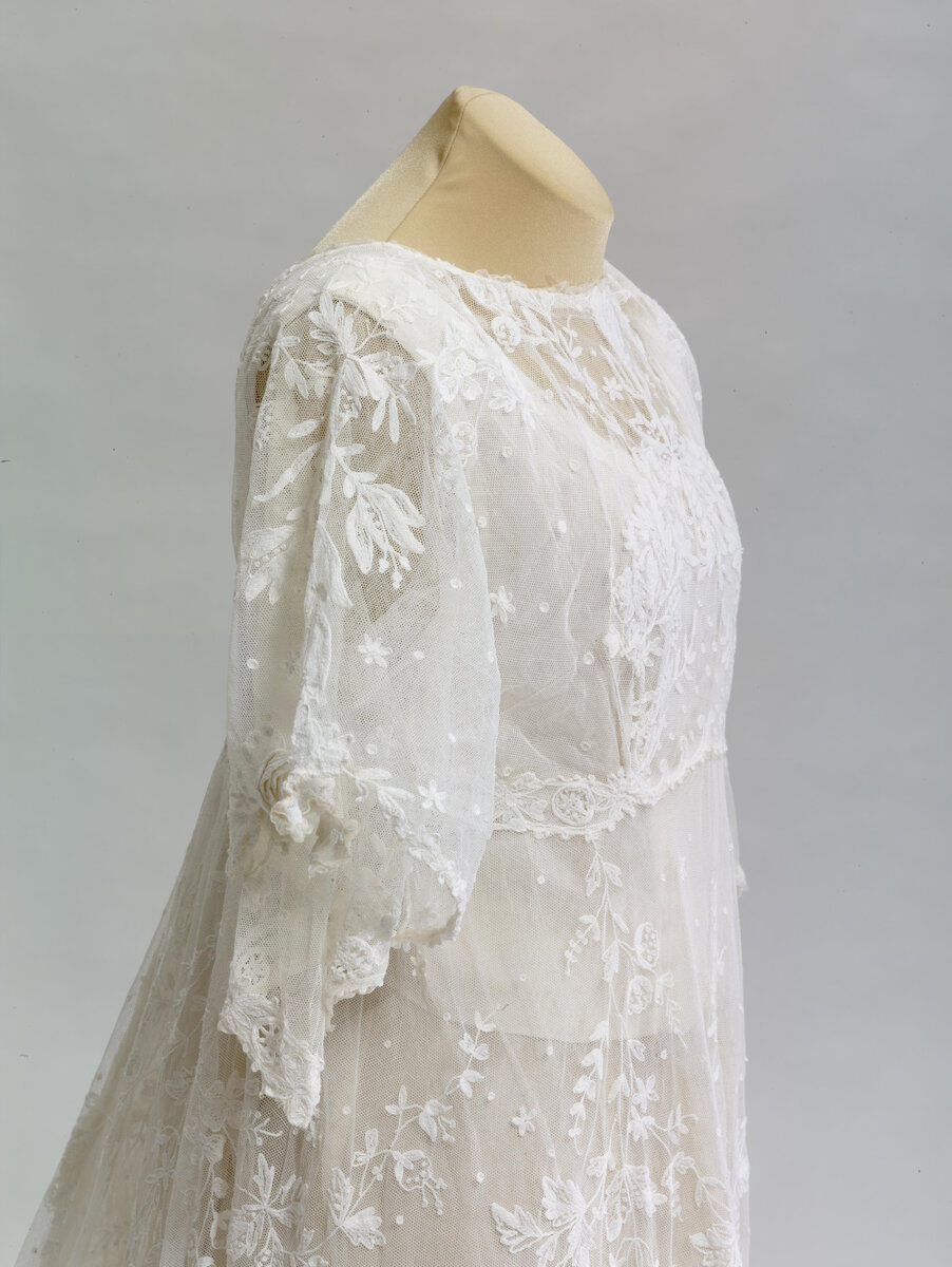 Платье свадебное А.М. Усовой, деталь, 1911 год, Государственный Эрмитаж