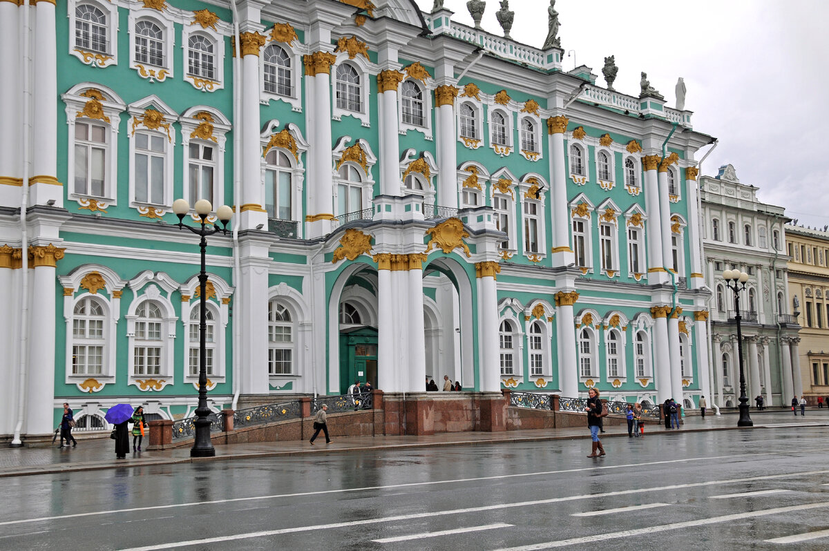 Как и многое в нашей огромной стране с великой историей, музееведение в России началось с Императора Петра.