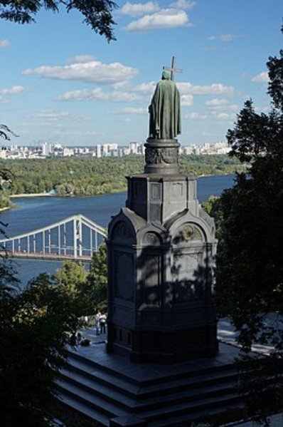 Памятник Владимиру Великому.