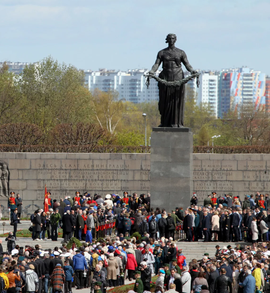 Санкт-Петербург: День Победы в городе-герое. Как посмотреть парад и лучшие  места для просмотра салюта. | Аэрофоб-путешественник | Дзен