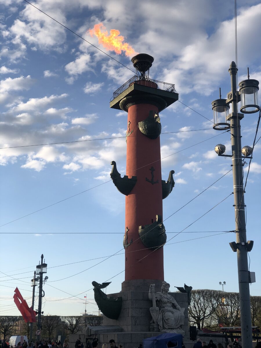 Санкт-Петербург: День Победы в городе-герое. Как посмотреть парад и лучшие  места для просмотра салюта. | Аэрофоб-путешественник | Дзен