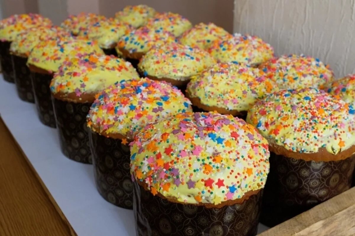    Готовить дома не только дешевле – покраска яиц и выпечка куличей настраивают на встречу Пасхи и задают настроение.