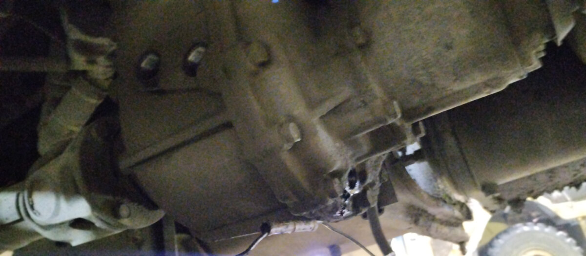 Раздаточная коробка сливаю масло