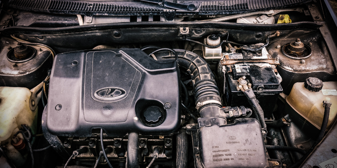 Купили 2 машины: отец выбрал с 8-клапанным мотором, а я с "шеснарём". Проехали 130 тыс.км. и оба поняли, кто совершил ошибку 5 лет назад