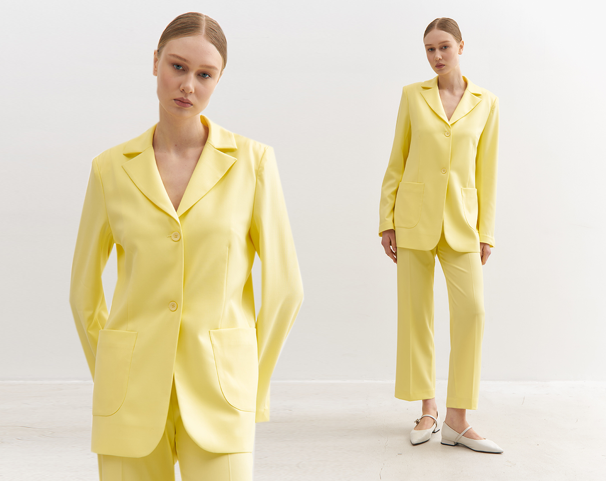 Притягательная новинка летней капсулы: брючный костюм в лимонном оттенке