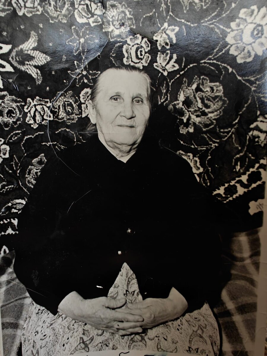 Фото автора. Каляга Екатерина Демьяновна в 1971г