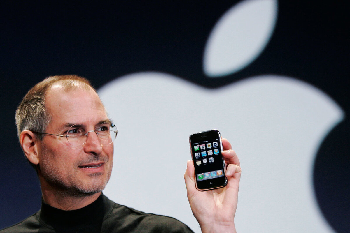 Paul Sakuma / AP📷В 2007 году Стив Джобс представил первый iPhone