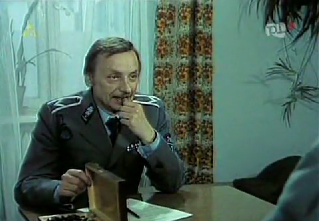 Кадр из фильма "Конец сезона мороженого" (1988)