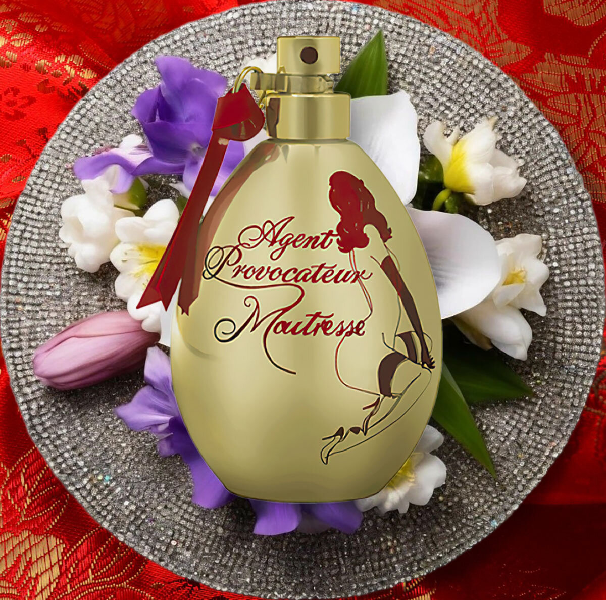 группа: восточные, цветочные верхние ноты: иланг-иланг, лепестки лотоса
средние ноты: ирис, османтус, жасмин Самбак, лист фиалки
базовые ноты: мускус, белая замша, амбра, кедр
выпущен в 2006 году
парфюмер: Christian Provenzano