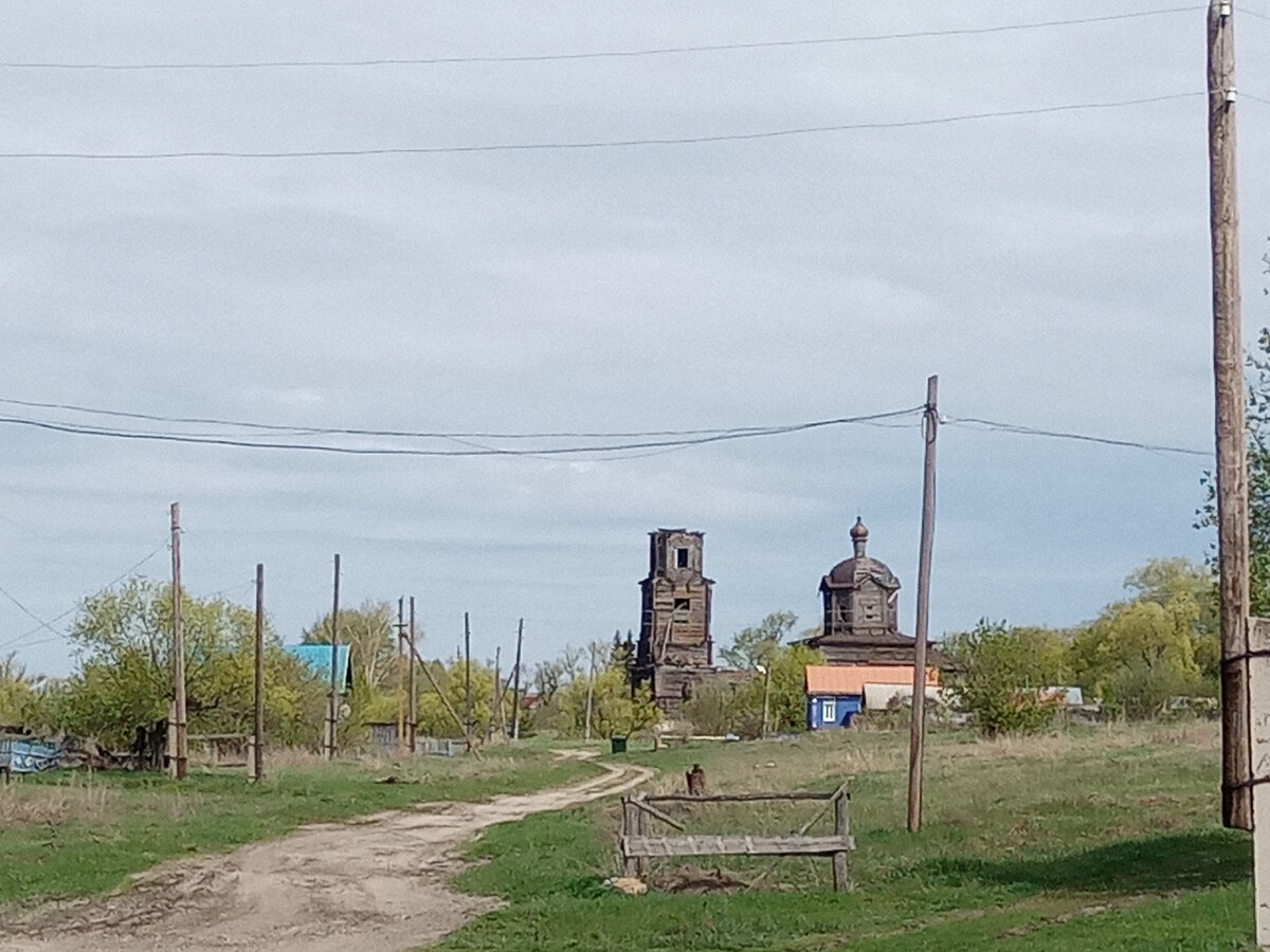 а в какой-то момент, дорога проходит совсем близко