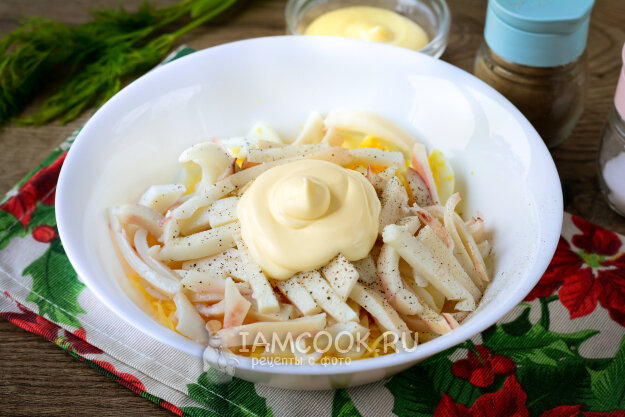 Рецепт кальмар с яйцом и луком