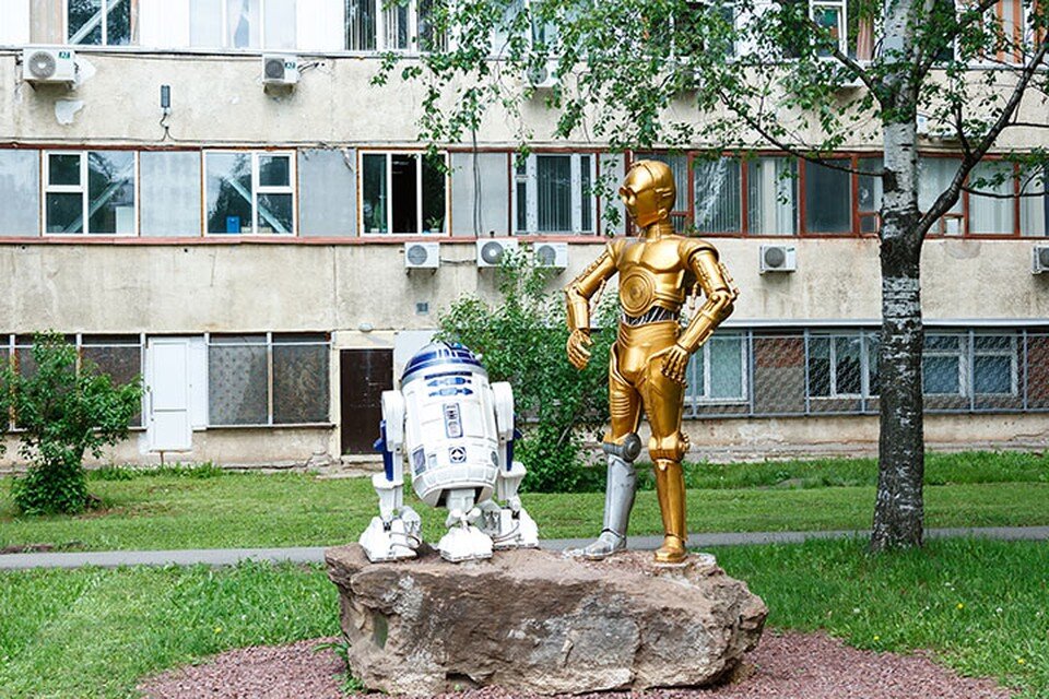    Памятник «Звездным войнам» в Ижевске. Фото: архив редакции