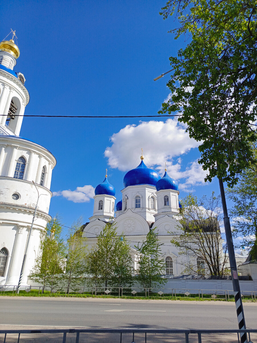 Фото сделано автором в Страстную Пятницу 3 мая 2024 года