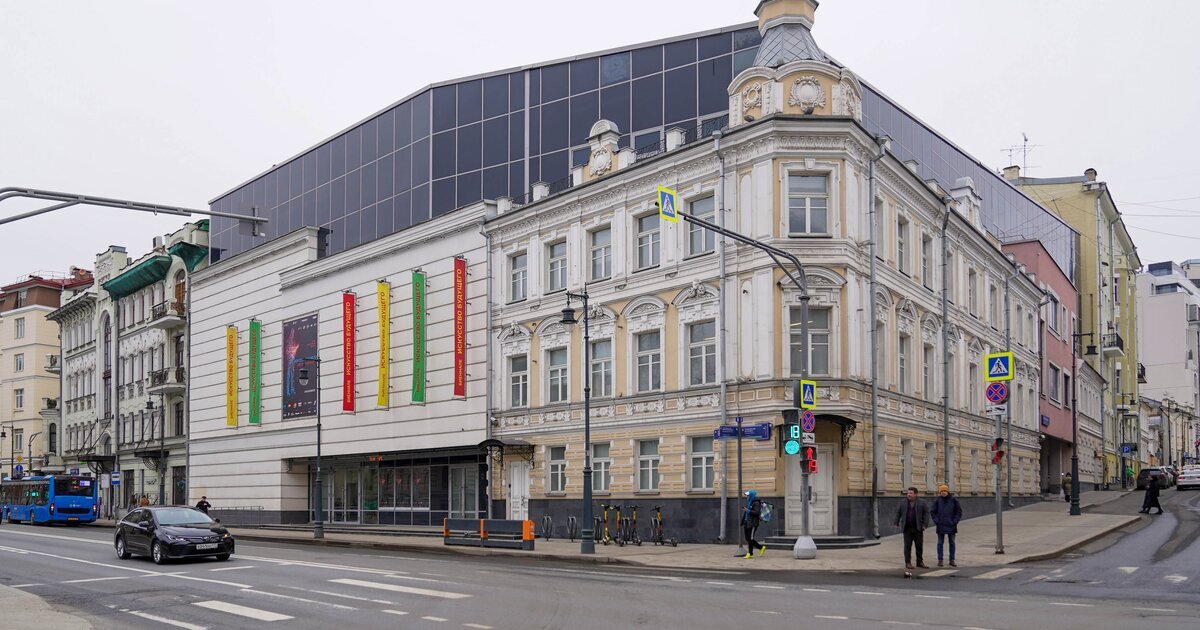 Особняк на Остоженке, 16