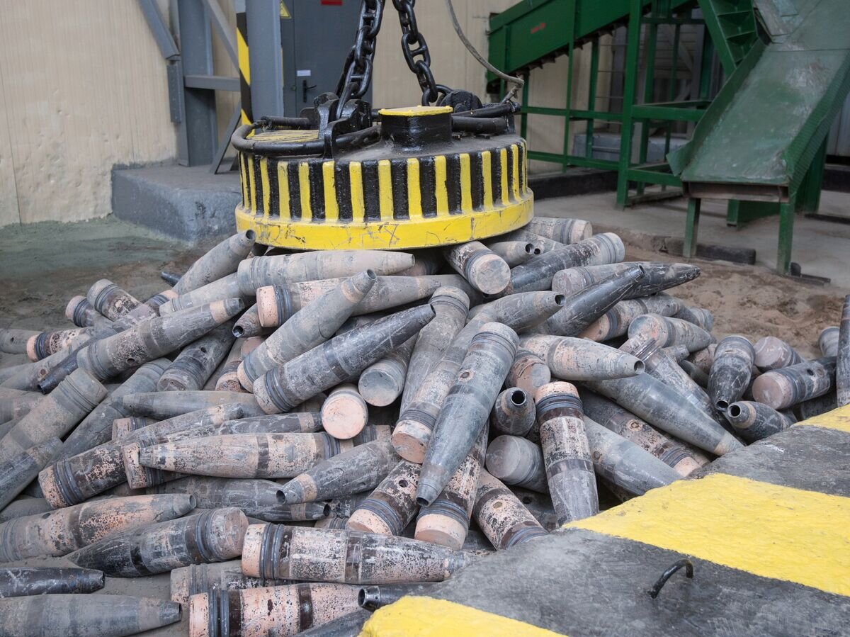    Утилизация обожженных боеприпасов с отравляющими веществами на объекте "Кизнер" в Удмуртии© РИА Новости / Илья Питалев