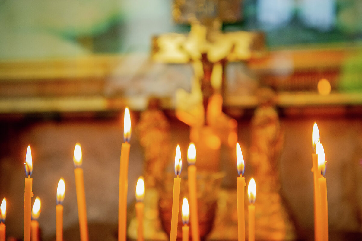 Свечи в церкви // Фото: Туристический портал Республики Крым, Юлия Блоцкая
