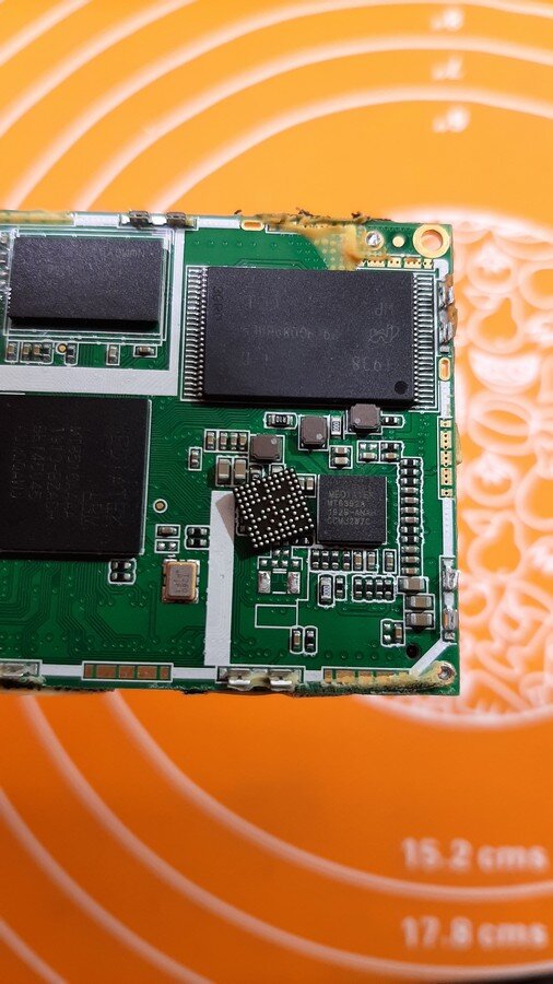 JBL Link Portable - фотосессия нового контроллера питания