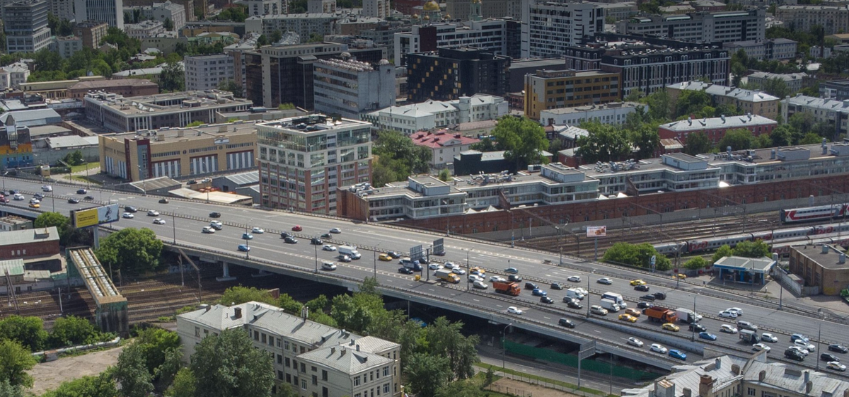 Часть Русаковской эстакады, которая находится над железной дорогой Казанского направления, 2021. Яндекс.Панорамы.