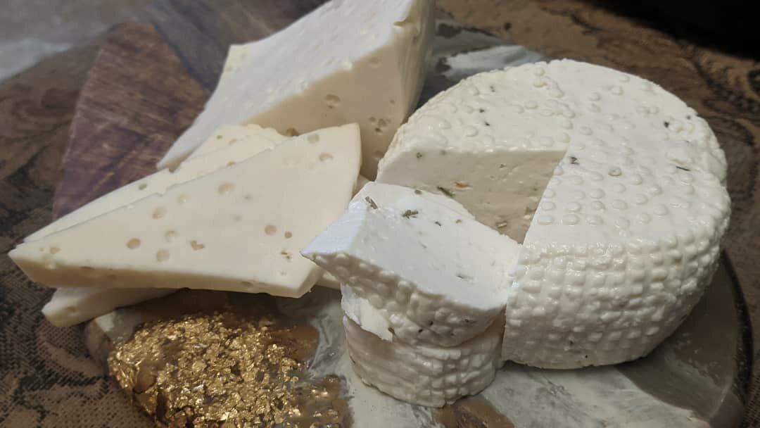 Сыры из фермы Молоковых