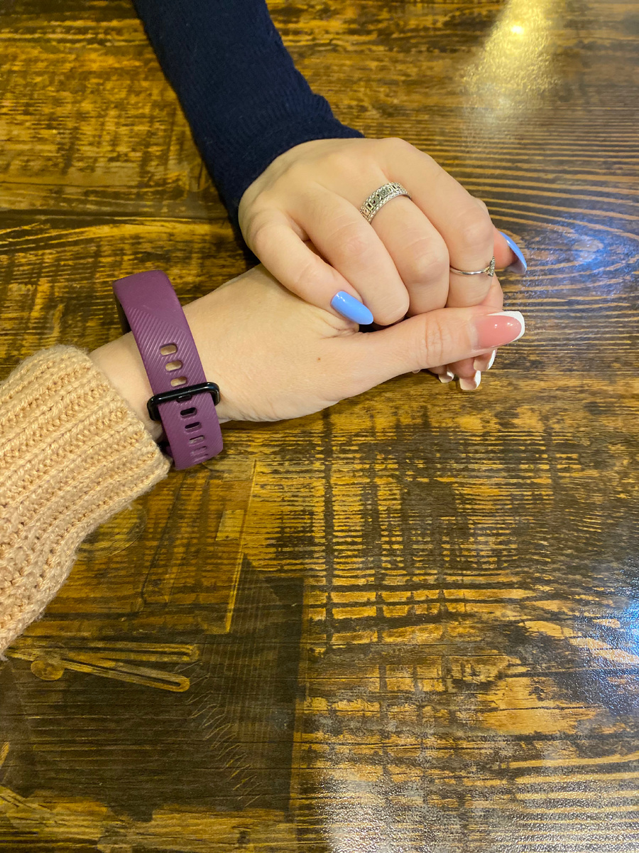 Автор с дочкой в ресторане