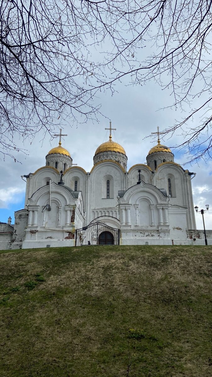 Фото автора старое здание Успенского собора