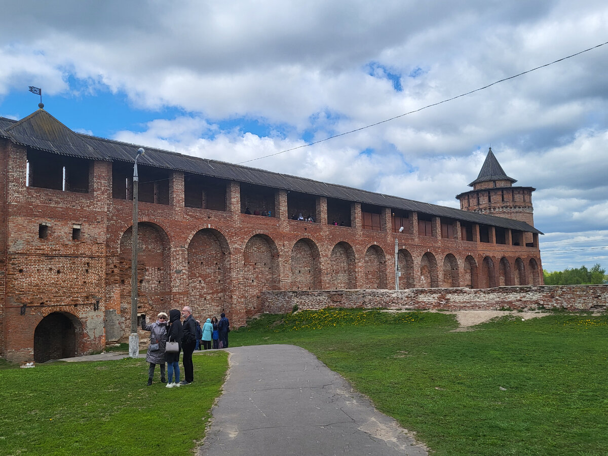 Стена Коломенского кремля.