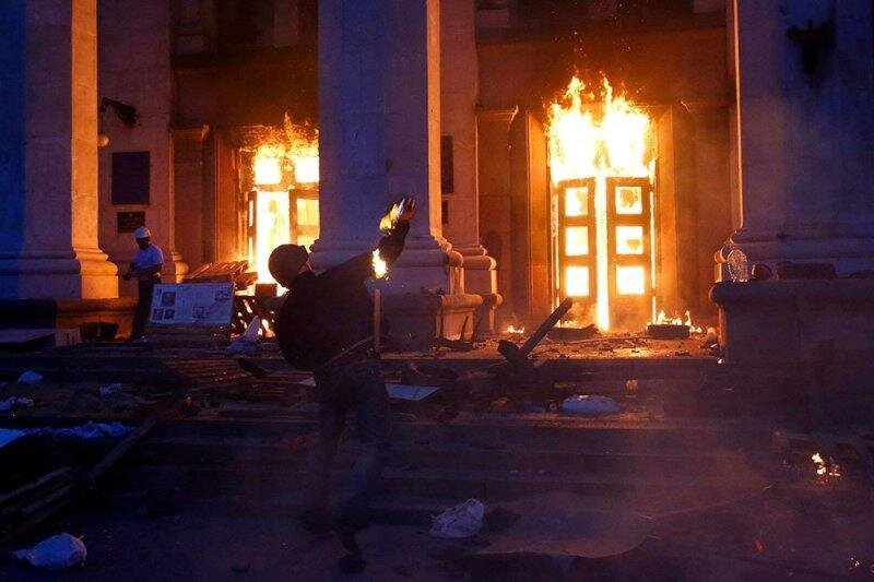 Страшные кадры трагедии в Одессе. Фото: REUTERS, Евгений Волокин. 