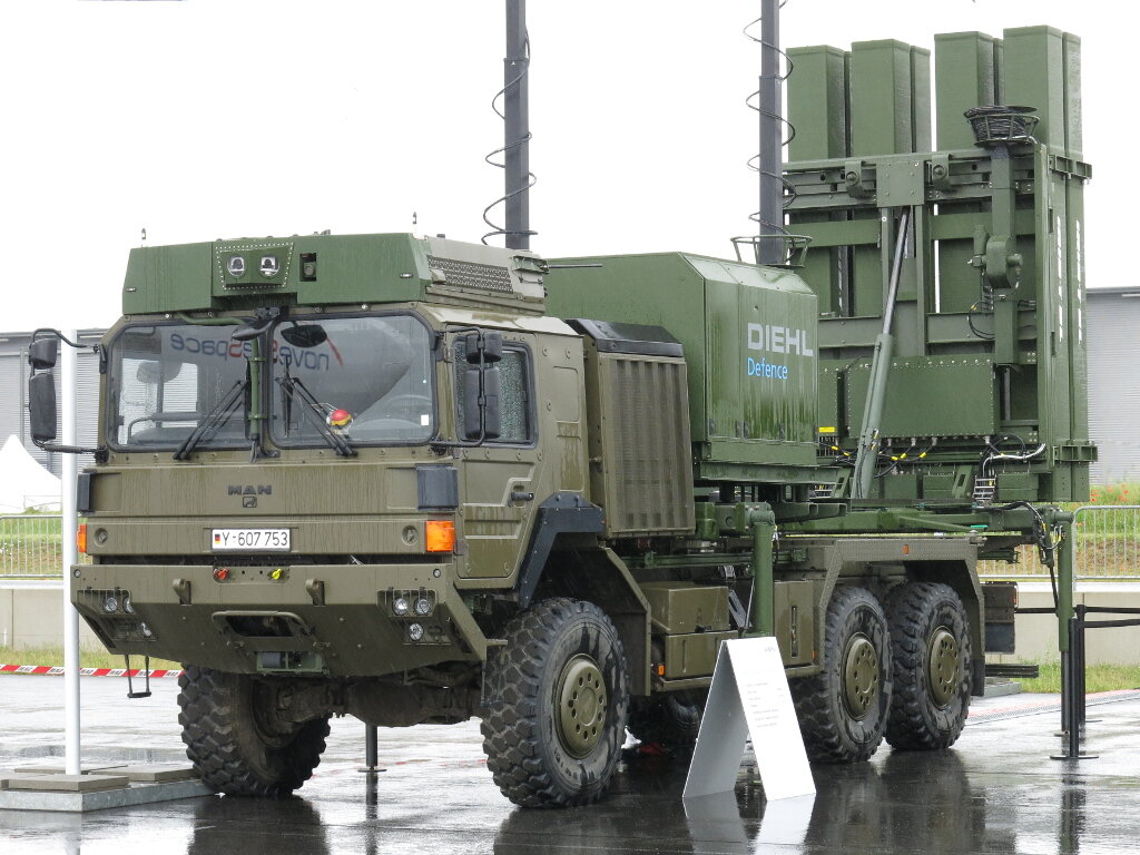 Пусковая установка IRIS-T SL на шасси грузовика MAN. Фото: Boevaya mashina