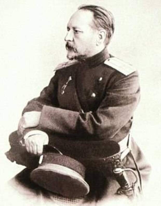 Е. Я. Максимов в русском мундире подполковника