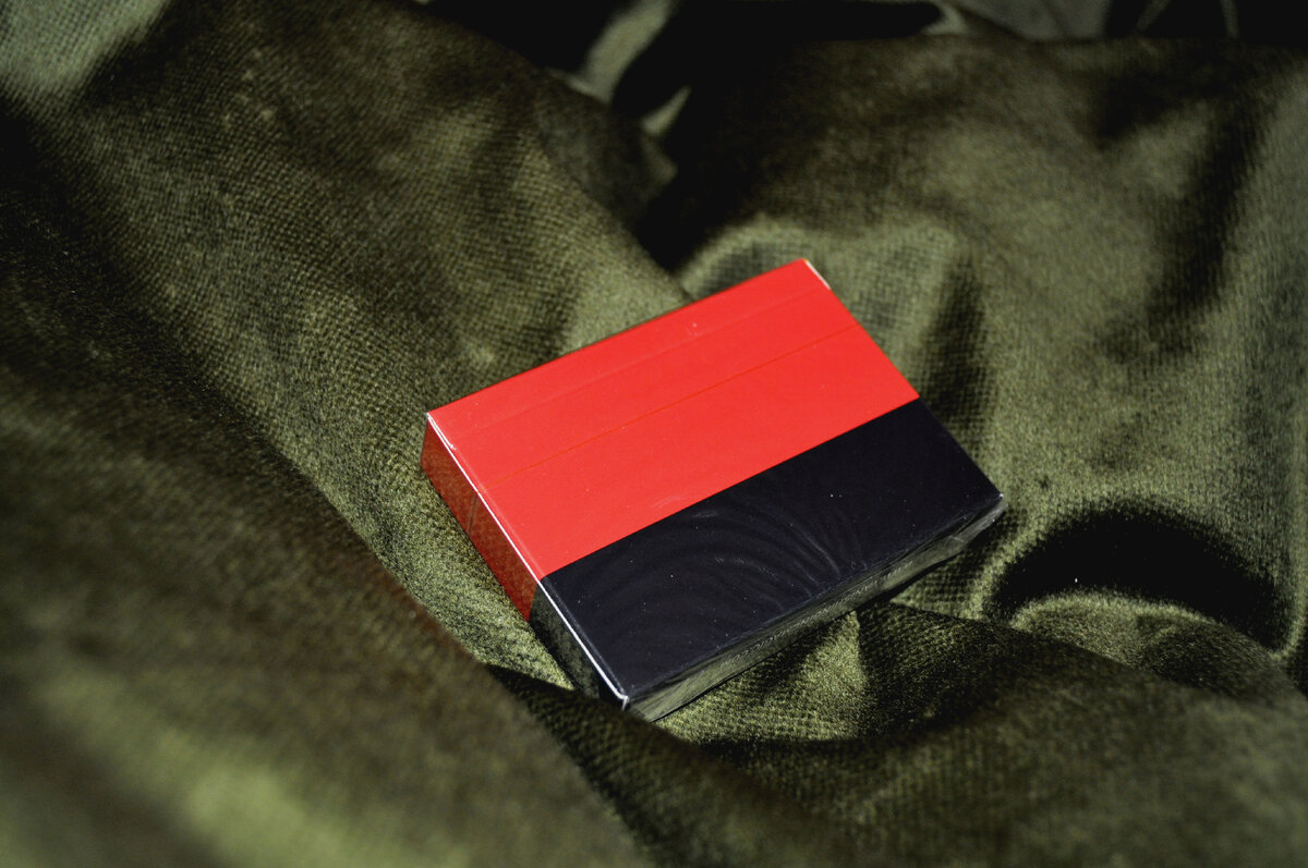 Карты NOC - Dapper, совместная работа Vanishing Inc и House of Playing Cards.