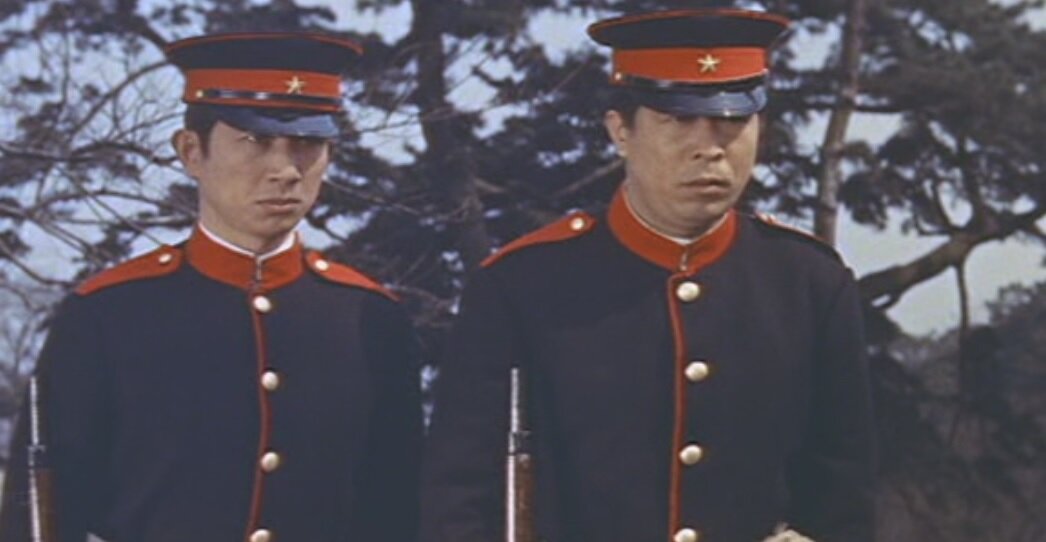 Два молодых брата-солдата перед императором Мэйдзи. Кадр из фильма