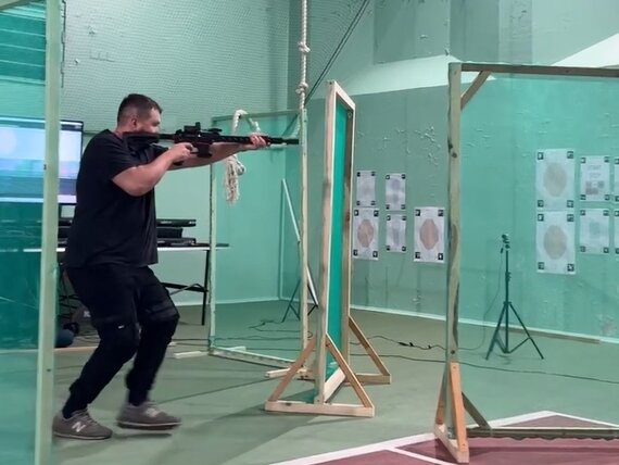 Тренировка с помощью стрелкового тренажера