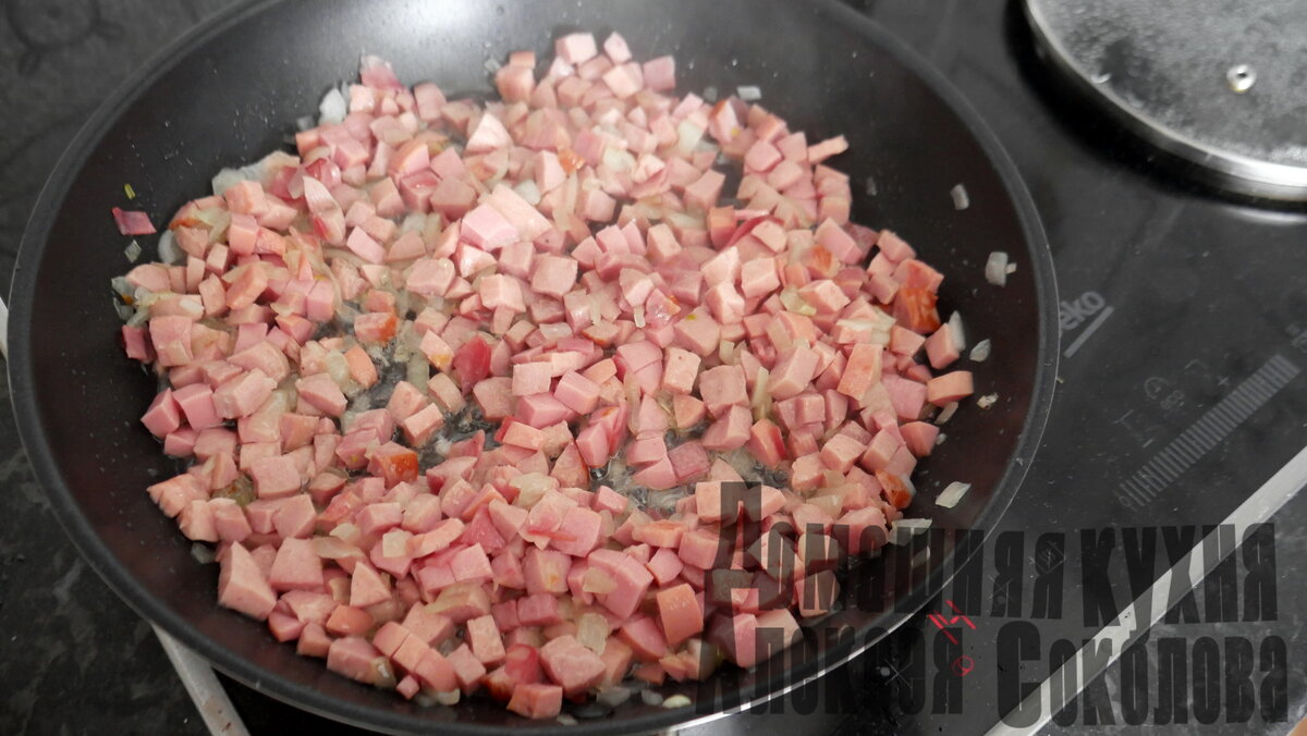 Чем разнообразнее ассорти колбас, тем вкуснее.