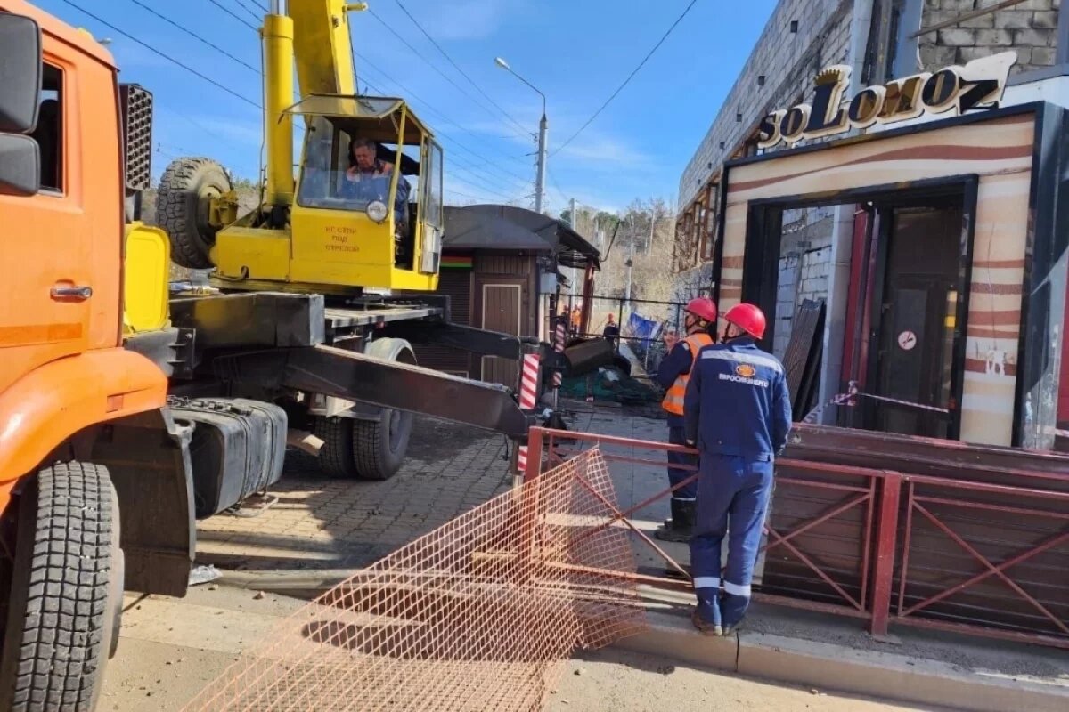    Горячую воду отключили в части Свердловского района Иркутска из-за аварии