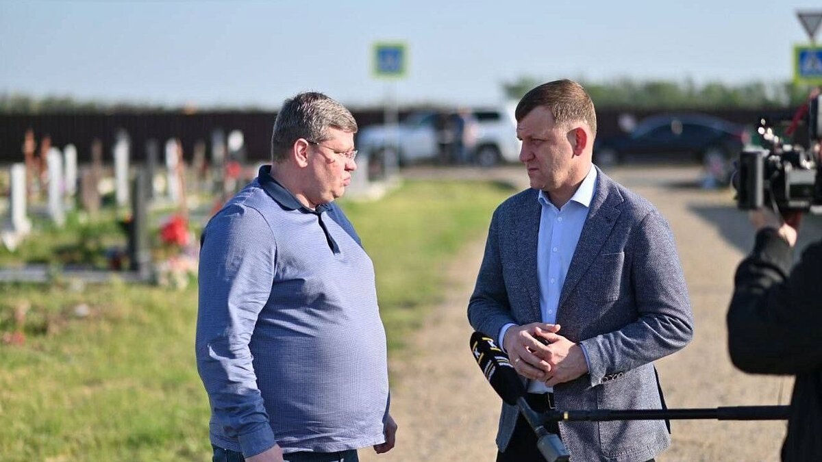    Глава Краснодара поручил при необходимости вывозить мусор с кладбищ до 10 раз в день Фото: пресс-служба администрации Краснодара