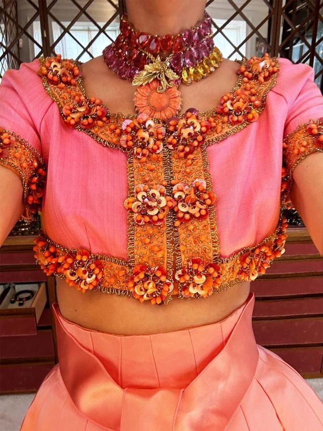 Джованна Энгельберт соединила винтаж 1950-х со своими работами для Swarovski 