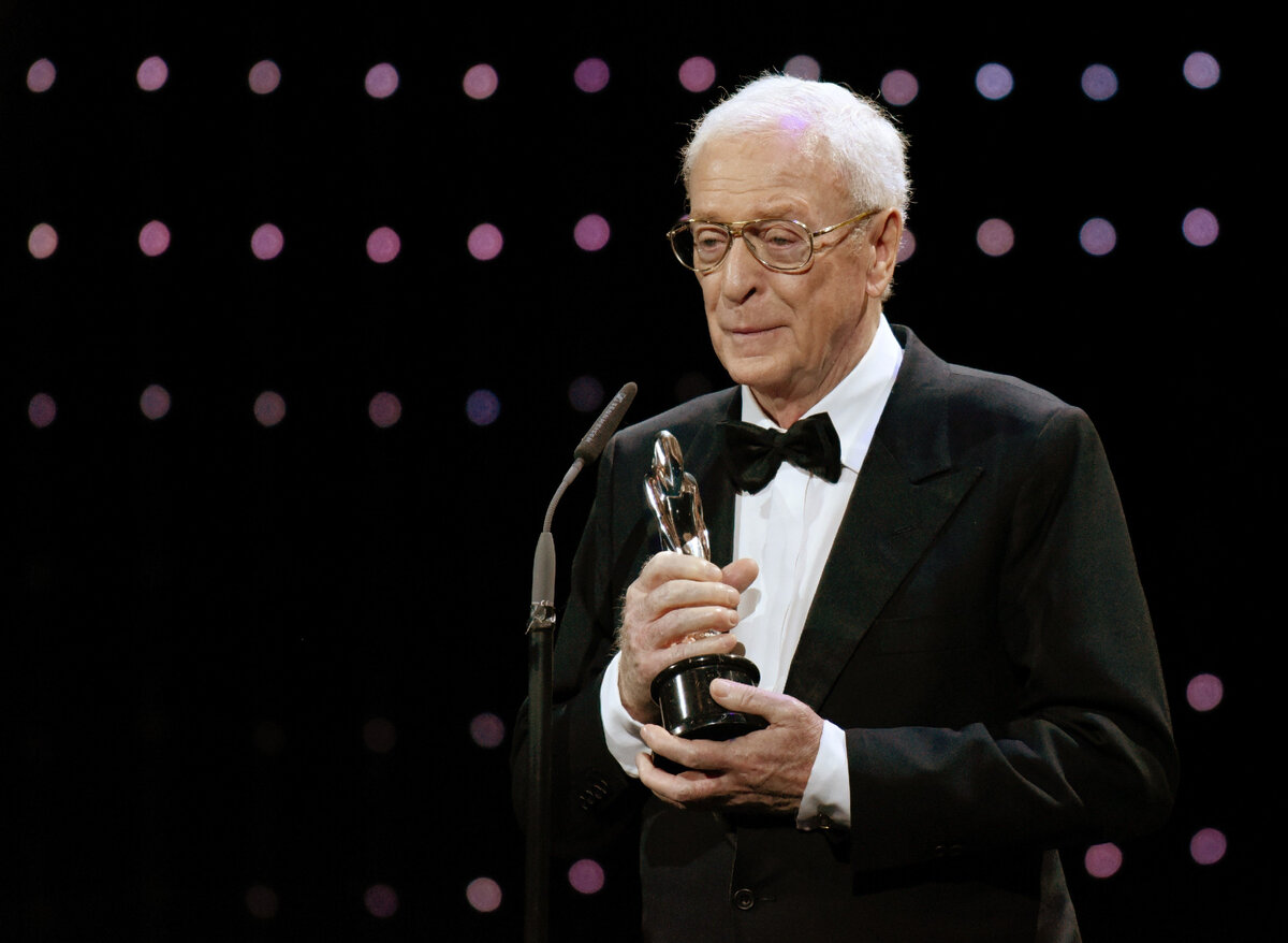 Актер Майкл Кейн. Источник: https://www.huffpost.com/entry/michael-caine-controversial-oscar-comments_n_56a28929e4b0404eb8f18c9a