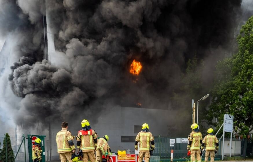    «Кара небес»: В Германии загорелся завод, производящий ЗРК и снаряды для Украины