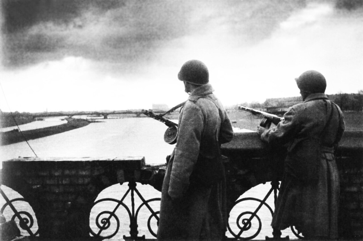 На мосту через Одер, Германия.