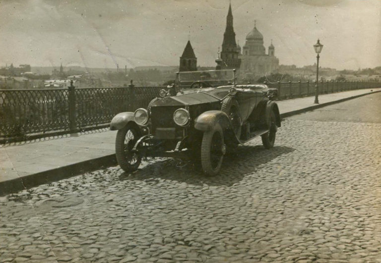 Роллс-Ройс в Кремле. Фото 1920-х гг.