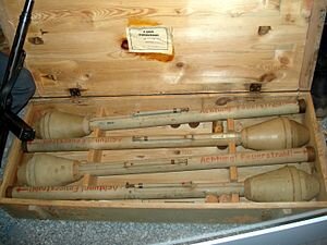 Четыре панцерфауста, упакованные в ящике