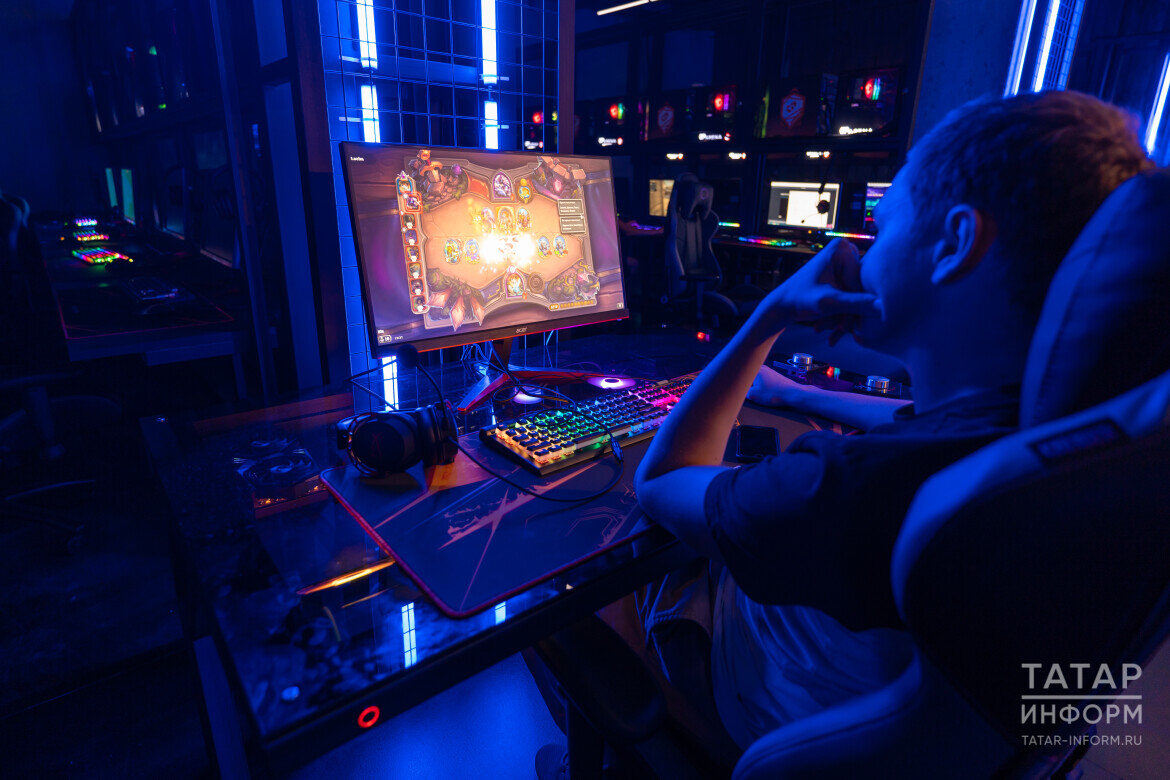 ​«В компьютерных играх может быть сатанистская символика или запрещенная музыка. Если человек психически неустойчив, как это повлияет на его психику?» Фото: © Владимир Васильев / «Татар-информ»