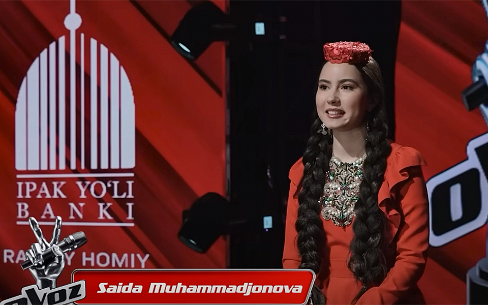 На узбекском канале Zoʻr TV показали эфир программы Ovoz с участием Саиды Мухаметзяновой. Стоп-кадр видео