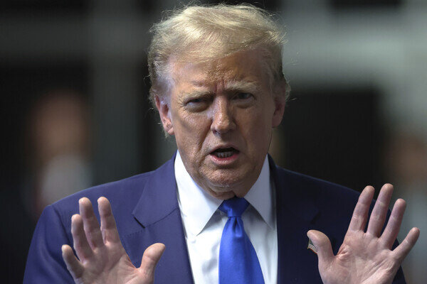 Дональд Трамп / Charly Triballeau/AP   📷