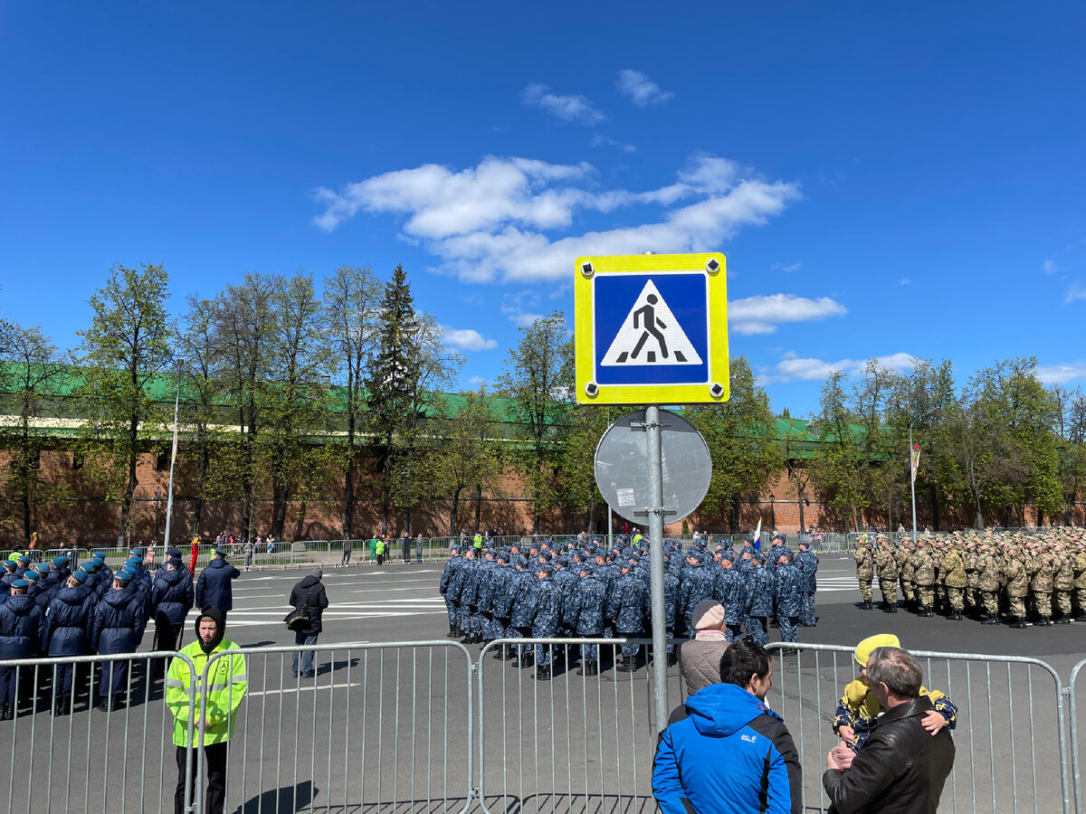 Сегодня 4 мая в нижнем Новгороде, наступил 154 день зимы. Как уже вы поняли- это статья про репетицию парада победы.-2